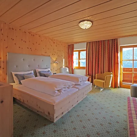 兰古特塔勒霍夫旅馆 3*